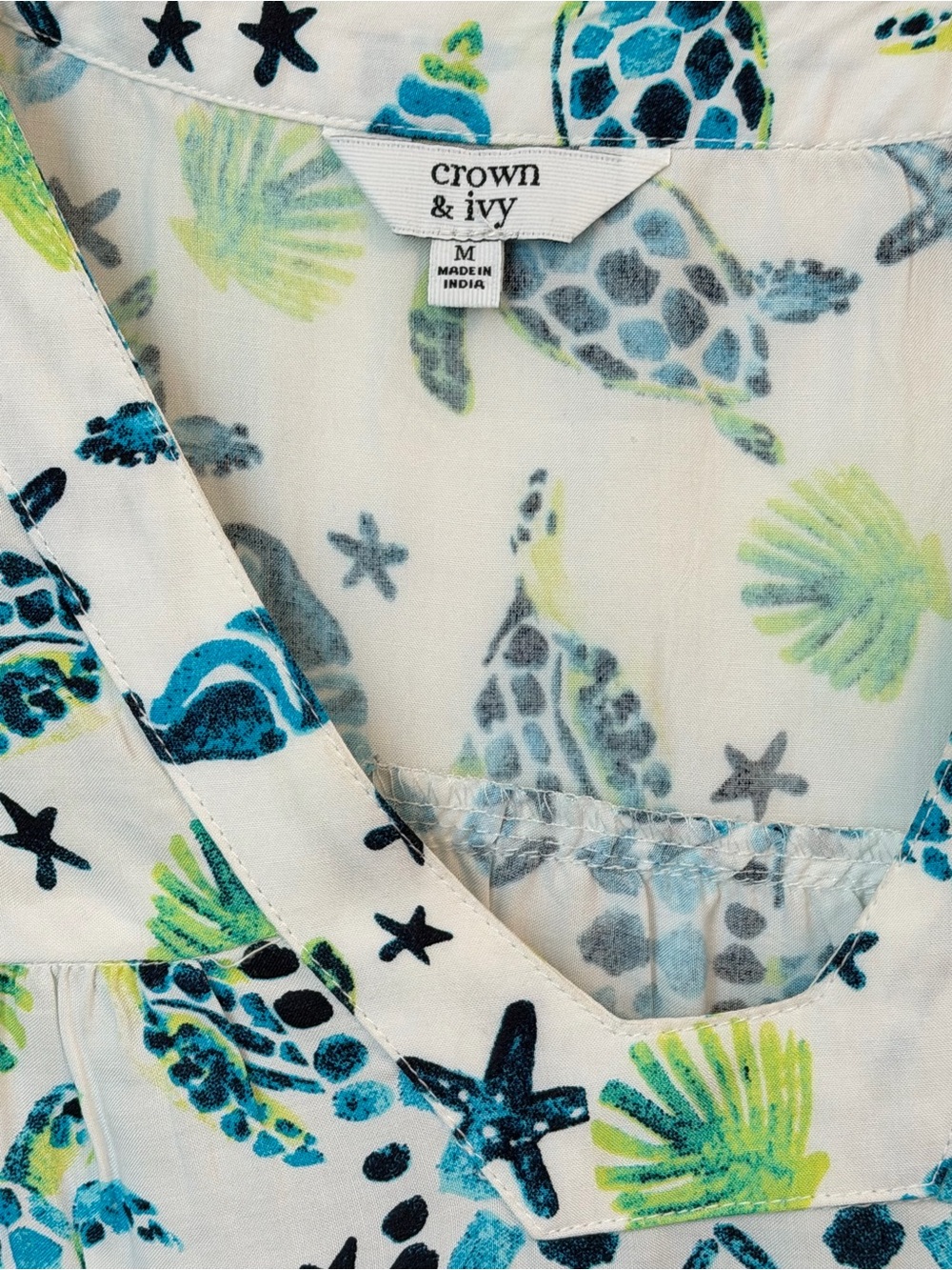 crown & ivy White V-Neck Seashell Print Blouse with Blue and Green Accents - Picture 2 of 3